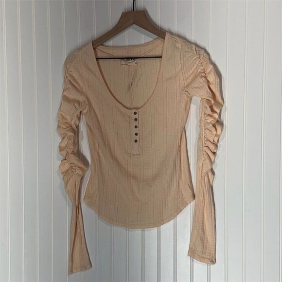 Free People We The Free Henley Top XS Peach Long Sleeve Ruched Boho 100% Cotton - Picture 1 of 8